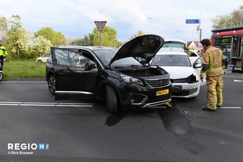 Gewonde en aanhouding bij ongeval Erasmusweg/Poeldijkseweg