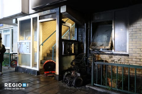 Brandweer redt kinderen uit huis bij brand aan de Jacob Jordaensstraat